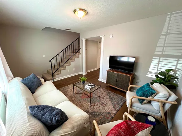 1802 Jackson Ave W APT 20, Oxford, MS 38655