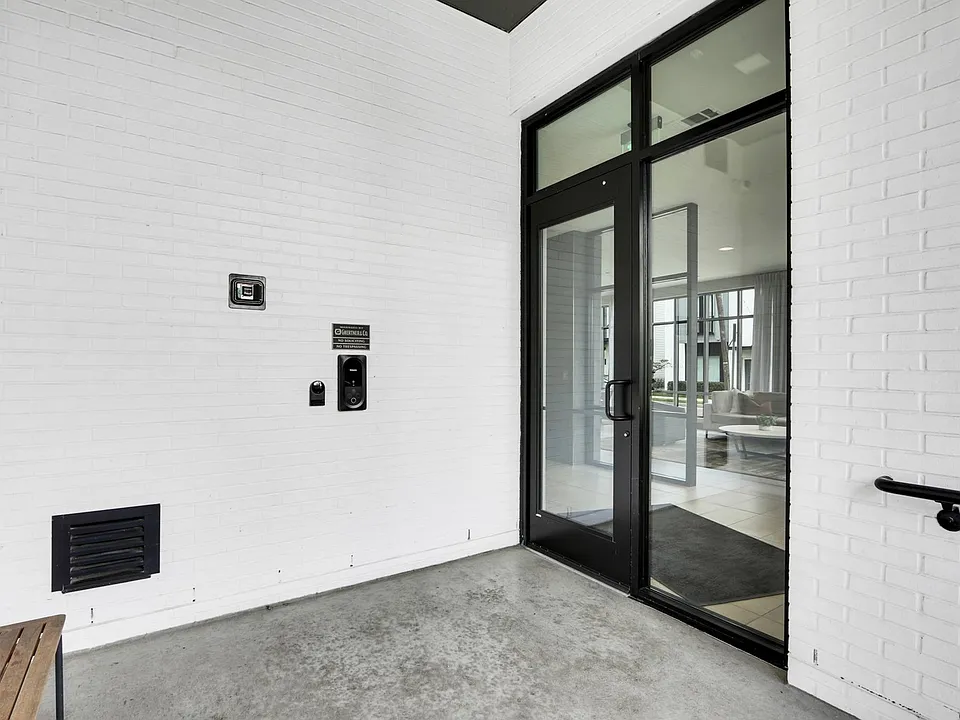 Building Photo 5