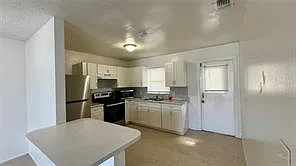 325 W Pierce St #2 — Photo 6