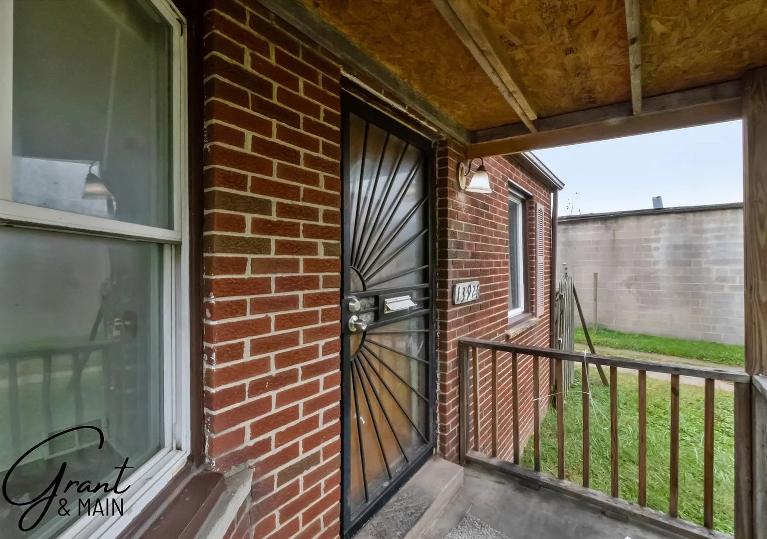 $1,200/month - 3 Bed 1 Bath Single Family Home in Detroit — Photo 2