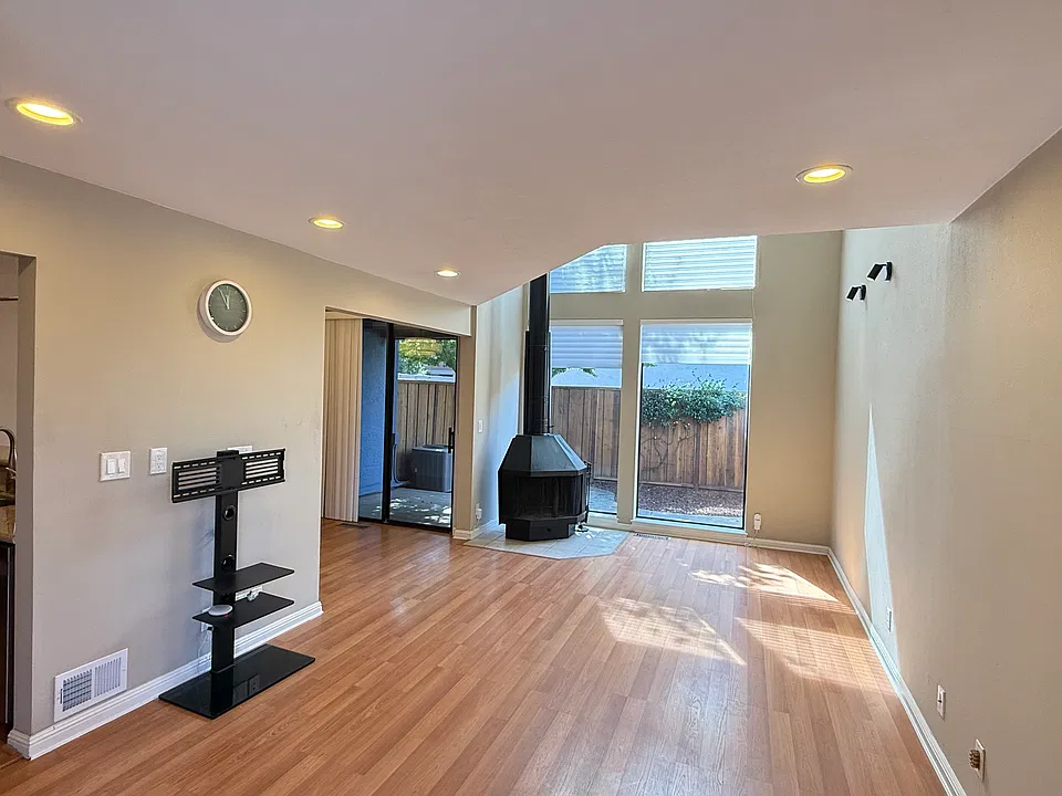 90 Union Ave