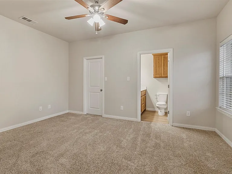 731 W Morton St — Photo 7