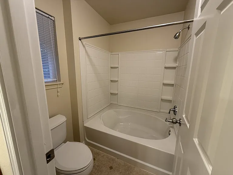 3382 S 283rd Ln — Photo 22