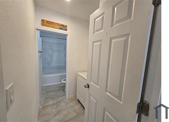 520 Drury Ln #522 — Photo 7