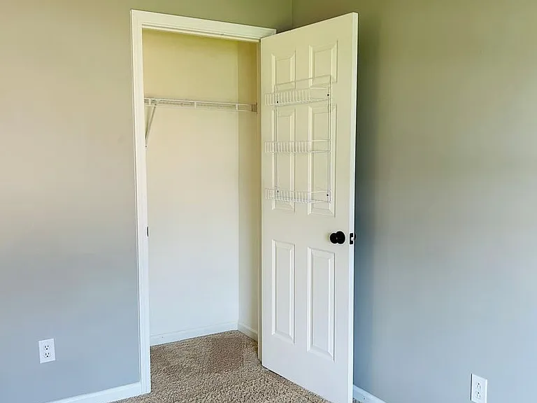 711 Dutchman Ct — Photo 14