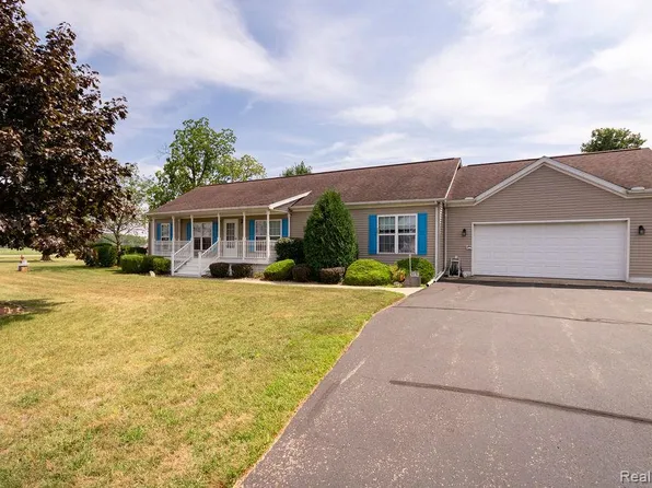 3031 Planeview Dr, Adrian, MI 49221