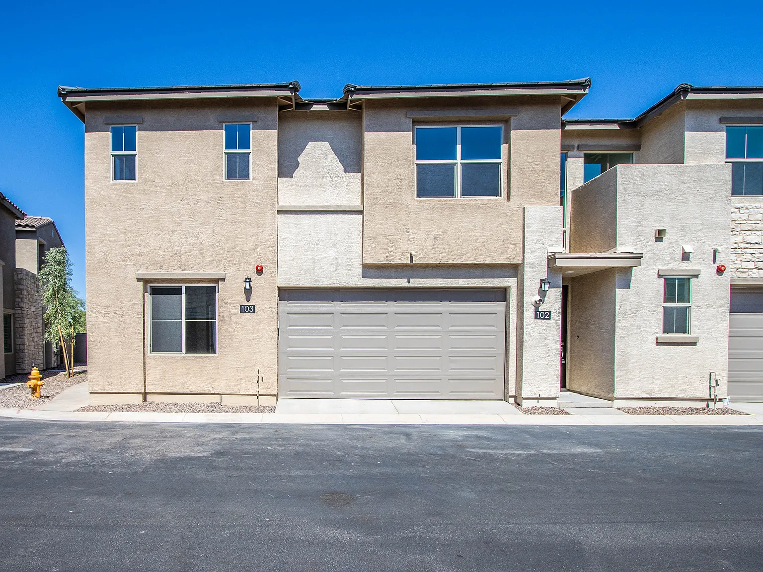 Gated Community 4 beds 3 baths Layton Lakes Area — Photo 1
