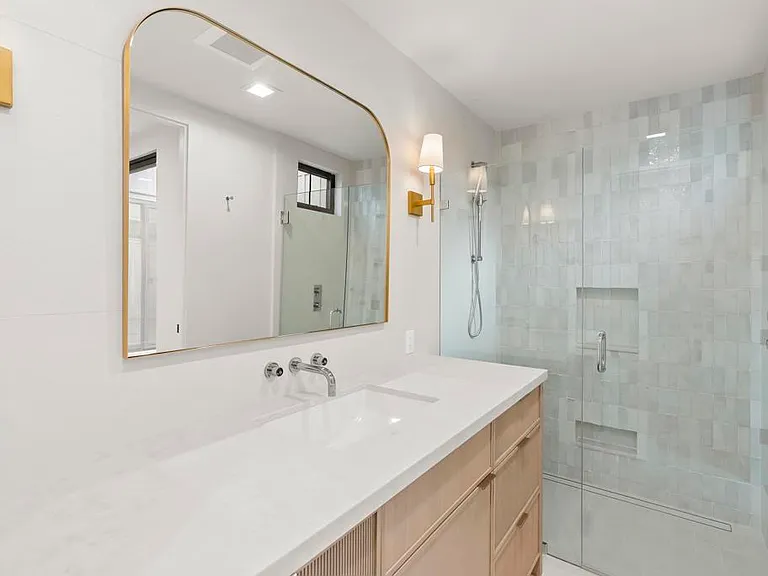 16735 La Gracia #B — Photo 11