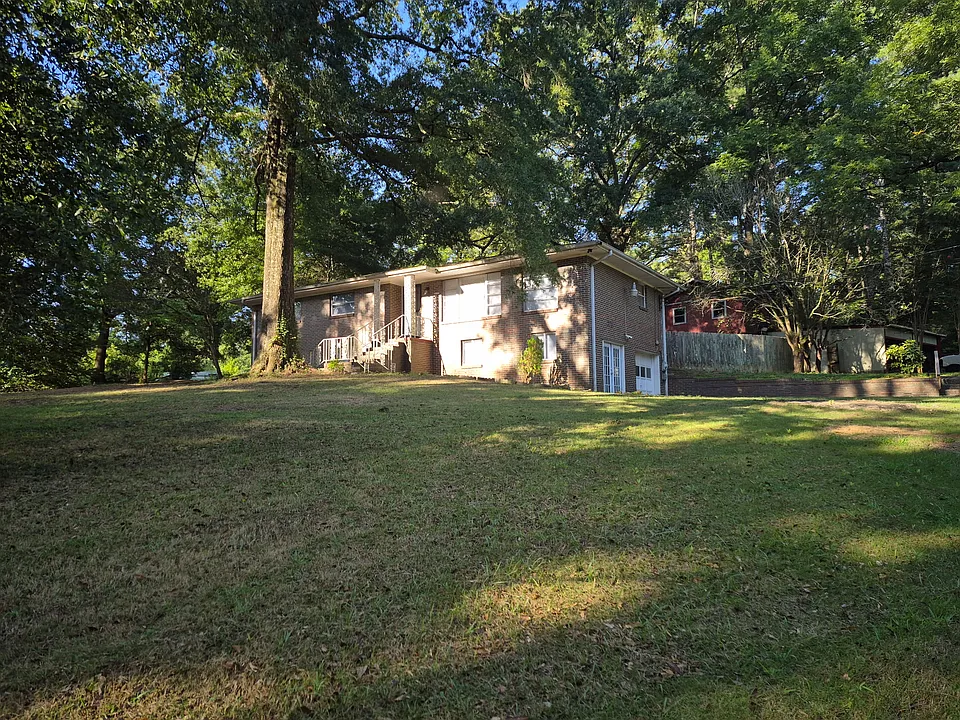 2170 Maywood Dr