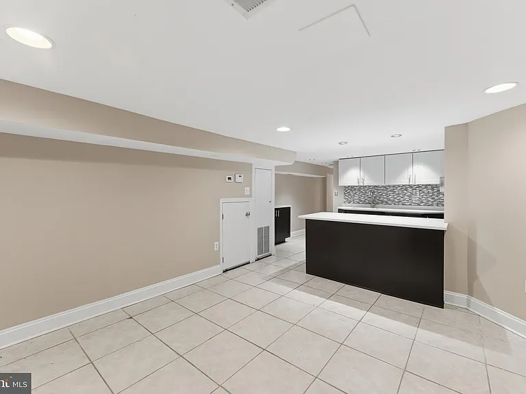 11 R St NW — Photo 37