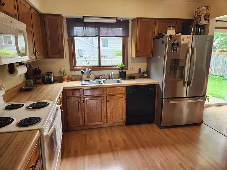 827 Boxwood Dr — Photo 8