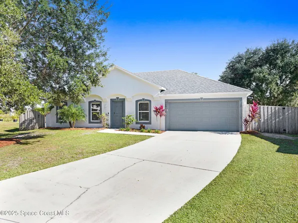 565 White Cap Ct NW, Palm Bay, FL 32907