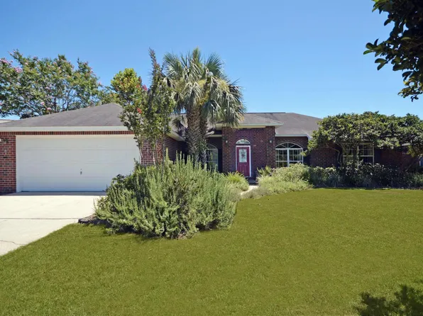 7920 Lola Cir, Navarre, FL 32566