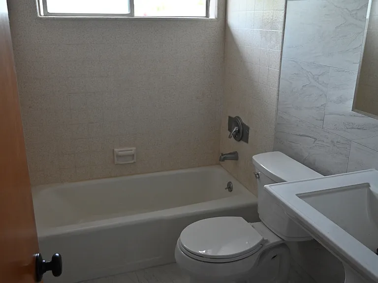 378 Molino Ave #4 — Photo 11