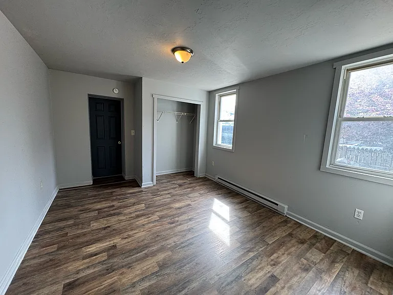 51 S Queen St #1 — Photo 22