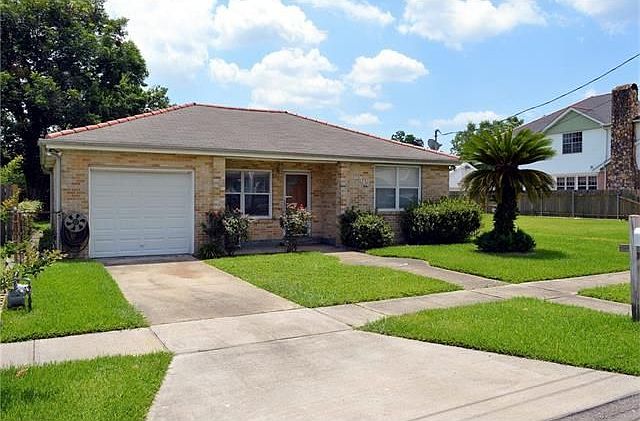 1st image of 2417 Lyndell Dr