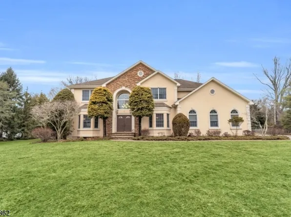 1 Sherwood Ct, Old Tappan Boro, NJ 07675