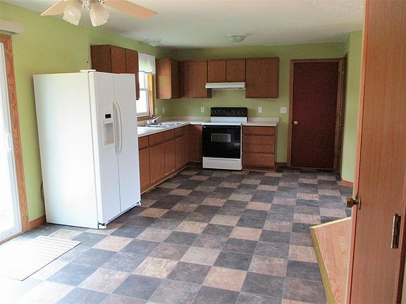 2nd image of 355 King Olavs Ln