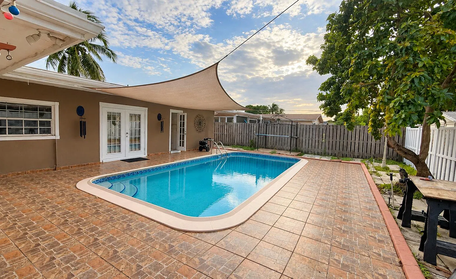 4 bed, 2.0 bath, 1658 sqft, $3,499 — Photo 3