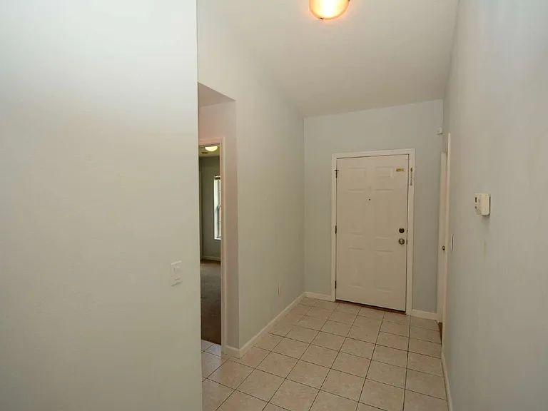 30 Eton Ln #B — Photo 4