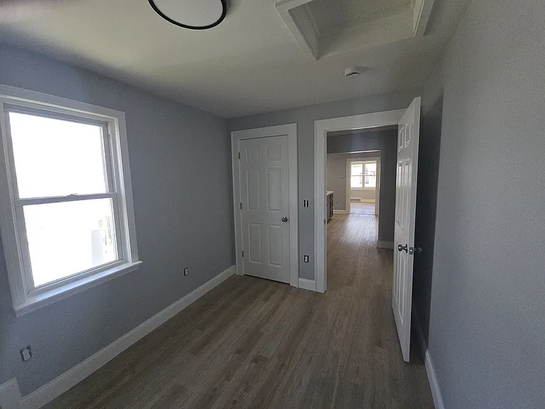 1080 Montgomery St #1 — Photo 6