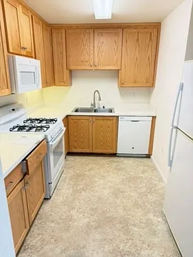 15 Kensington Ct #1 — Photo 3