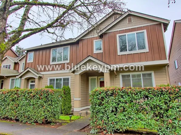 210 NE Newhouse Rd, Vancouver, WA 98663