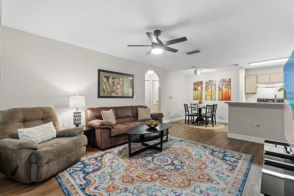 2 bed, 2.0 bath, 996 sqft, $2,200 — Photo 3
