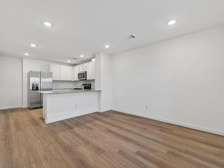 12239 Shield Crest Ct — Photo 6