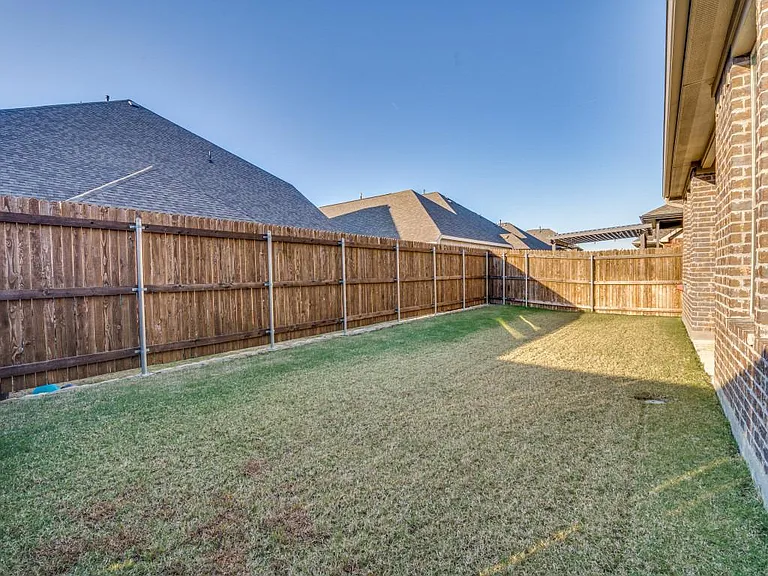 2156 Bailey St — Photo 27