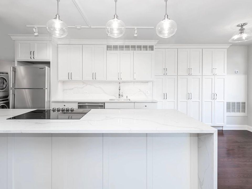 1st image of 1322 N Astor St #707