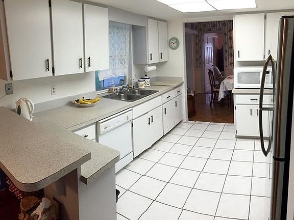 5th image of 1953 Oak View Dr