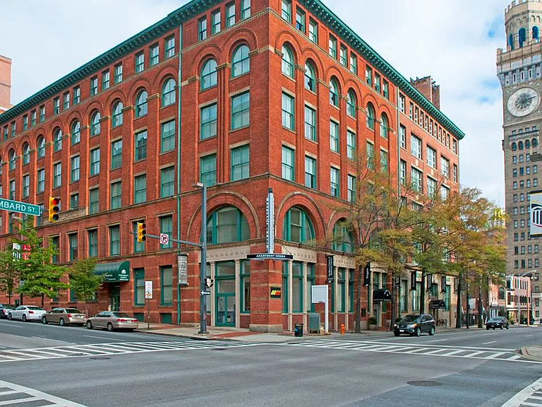 Marlboro Classic Apt & Redwood Square — Photo 9