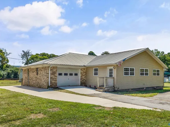 293 Neal Dr, Gurley, AL 35748