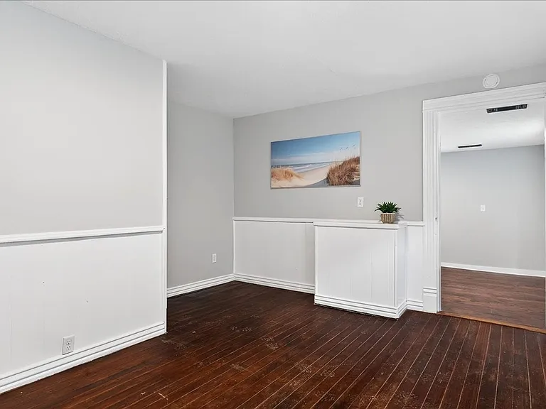 413 E Ormsby Ave — Photo 10