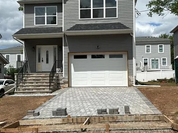 85 Pine St, Bogota, NJ 07603