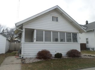 1413 72nd St, Kenosha, WI 53143