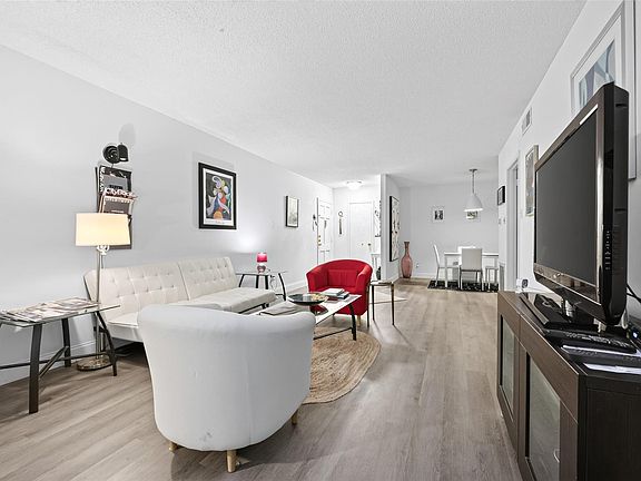 5th image of 2700 Bellefontaine St APT A27