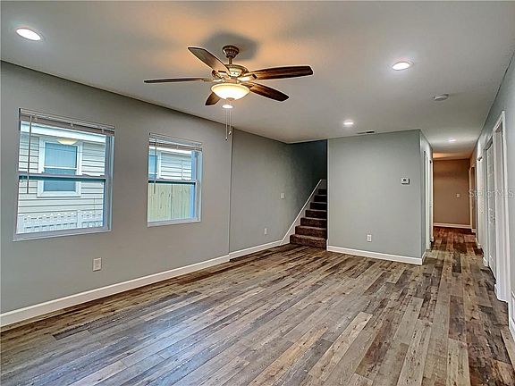 3rd image of 3804 Iroquois Dr
