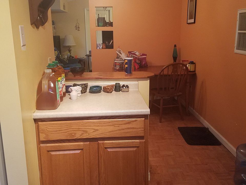 KITCHEN TO DINING ROOM