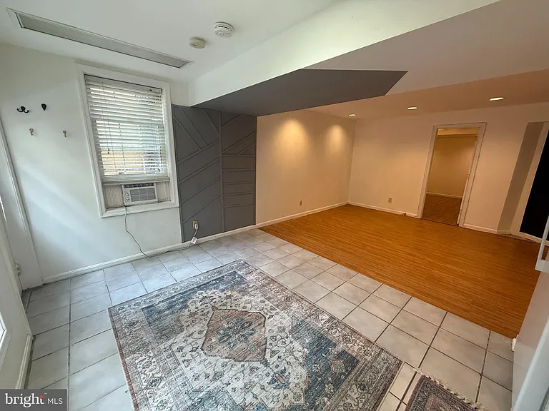 2218 Central Ave #BASEMENT — Photo 7