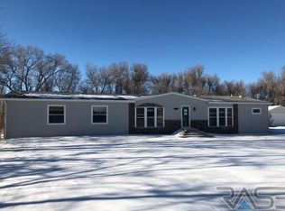 311 W Stebbins St, Blunt, SD 57522