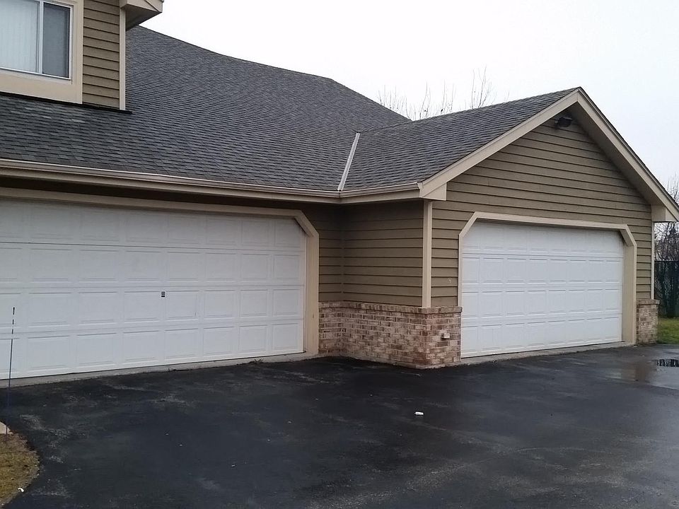 Exterior, 2 Car Attached Garage