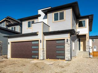 105 W Waterford Psge, Chestermere, AB T1X 3B4