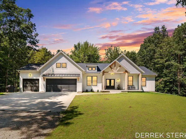 16557 Sheldon Sands Ct, West Olive, MI 49460