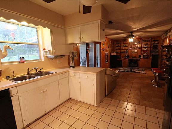 5th image of 15203 Shady Oaks Dr