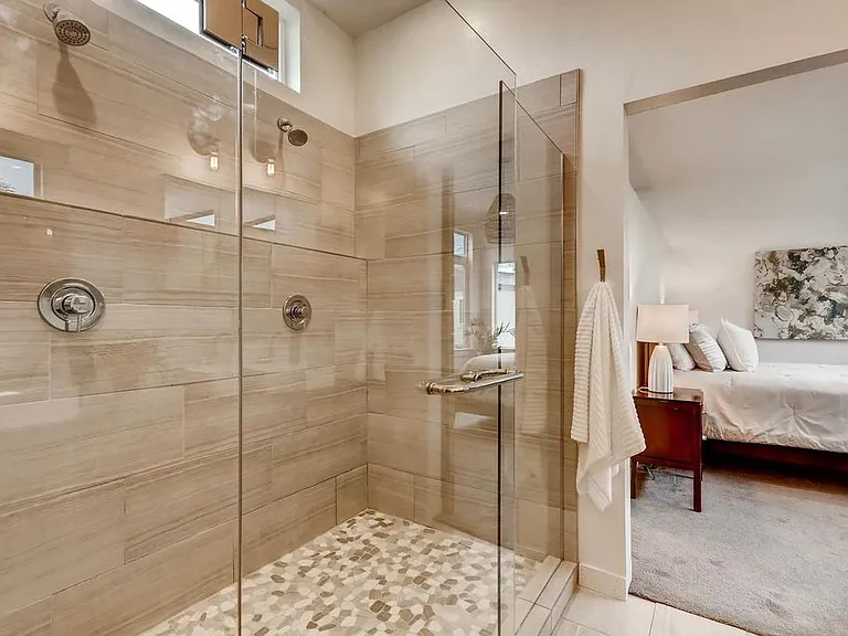Primary En-Suite Bathroom