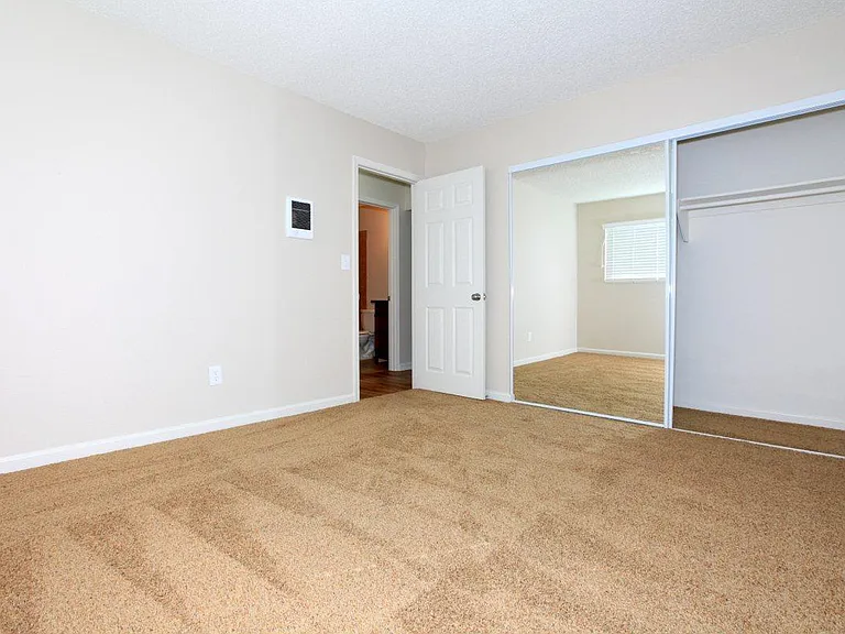 Mapleview Apt. Homes — Photo 37