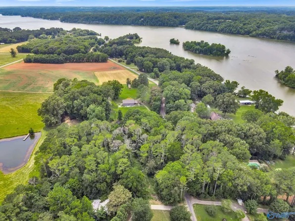 Riverside St, Athens, AL 35611