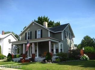 360 5th St, Manistee, MI 49660